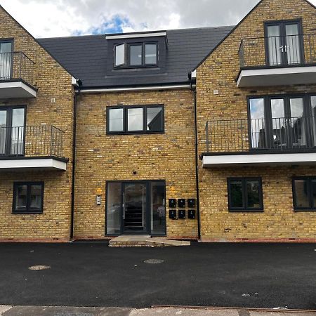 Skyvillion - London Enfield Chase Apartments With Parking & Wifi Luaran gambar