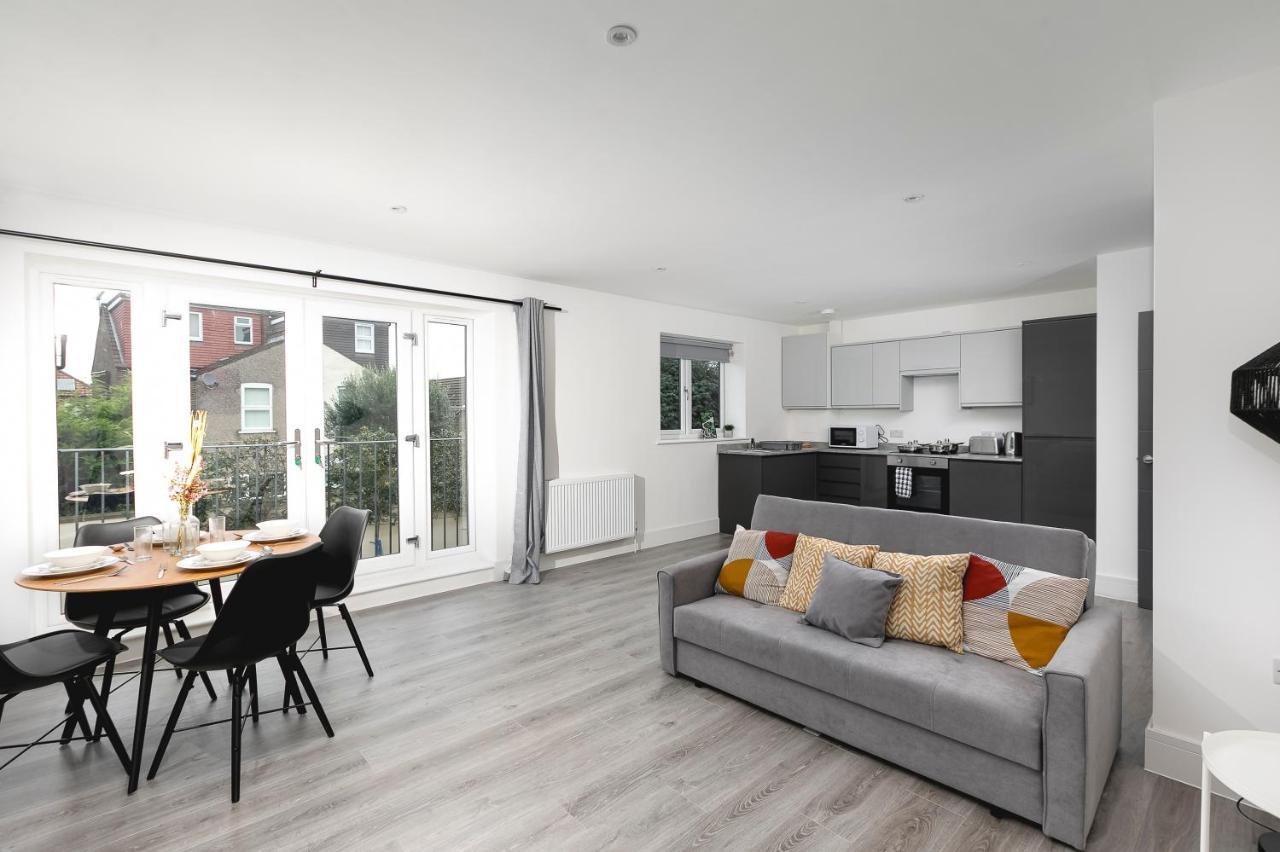 Skyvillion - London Enfield Chase Apartments With Parking & Wifi Luaran gambar