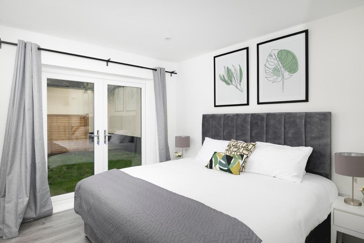 Skyvillion - London Enfield Chase Apartments With Parking & Wifi Luaran gambar