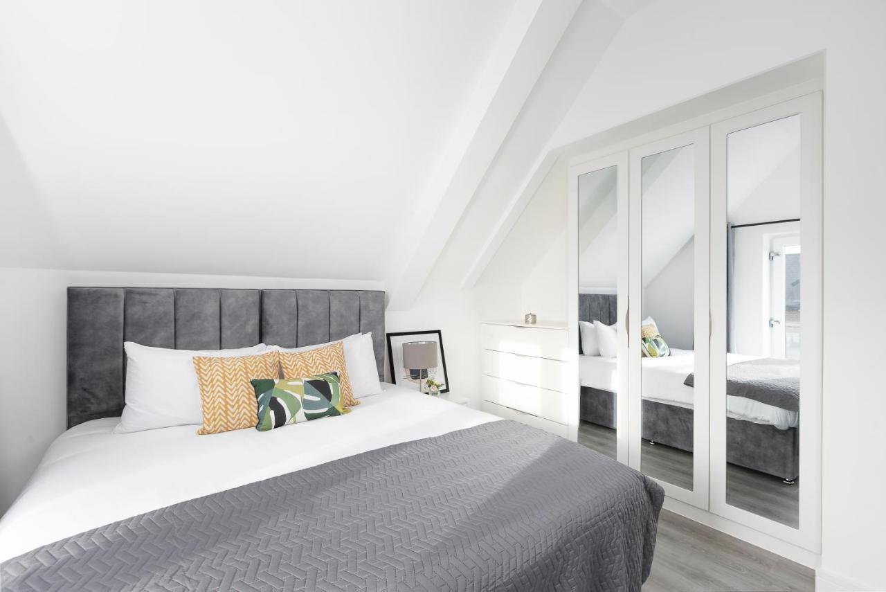 Skyvillion - London Enfield Chase Apartments With Parking & Wifi Luaran gambar
