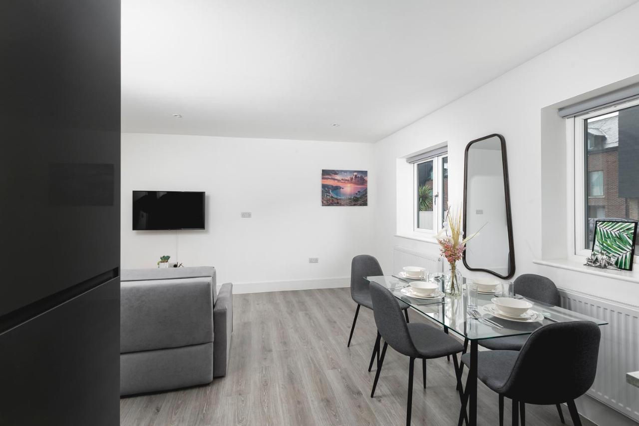 Skyvillion - London Enfield Chase Apartments With Parking & Wifi Luaran gambar