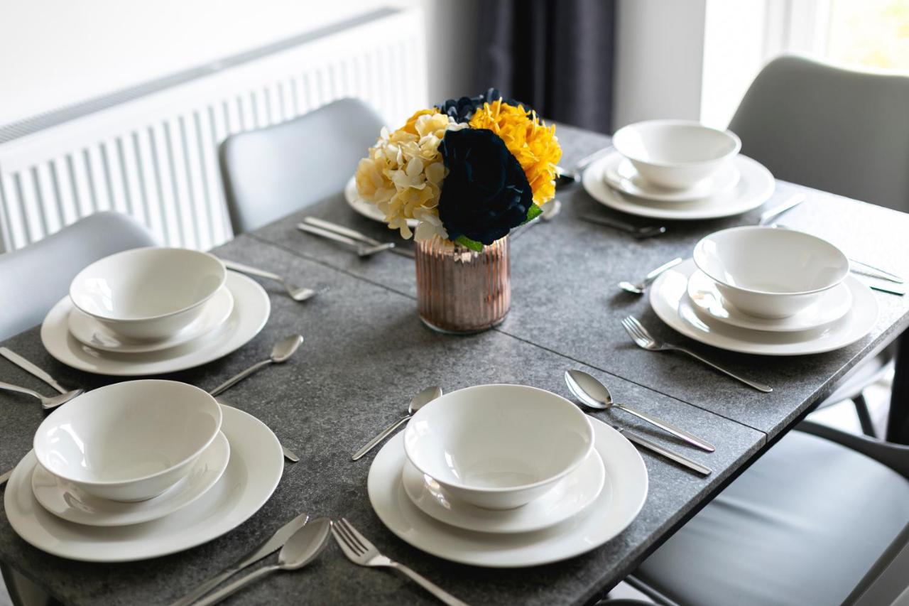 Skyvillion - London Enfield Chase Apartments With Parking & Wifi Luaran gambar