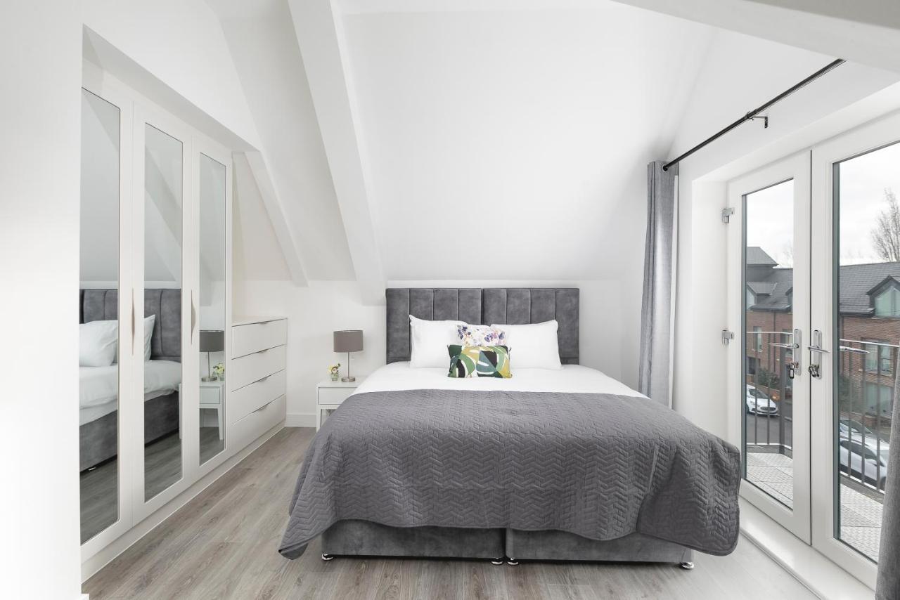 Skyvillion - London Enfield Chase Apartments With Parking & Wifi Luaran gambar
