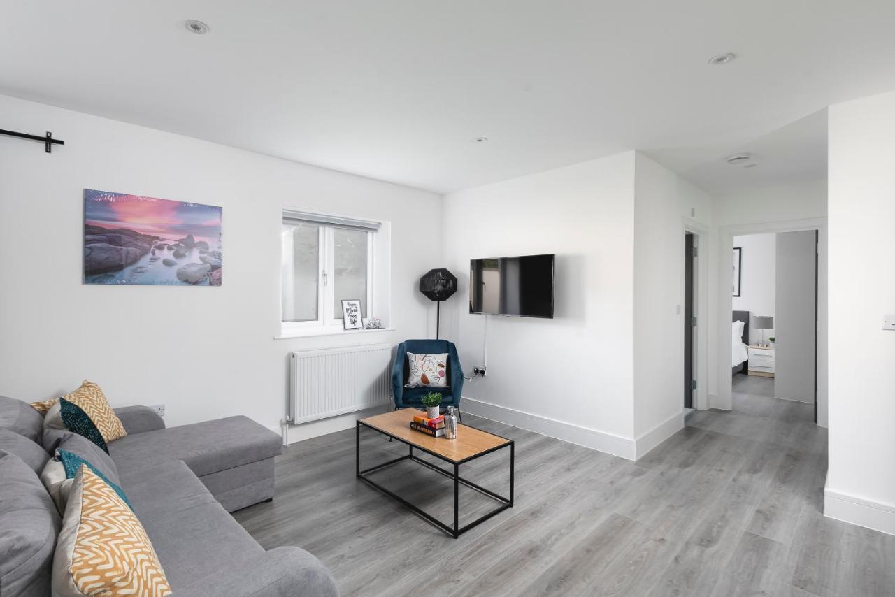 Skyvillion - London Enfield Chase Apartments With Parking & Wifi Luaran gambar