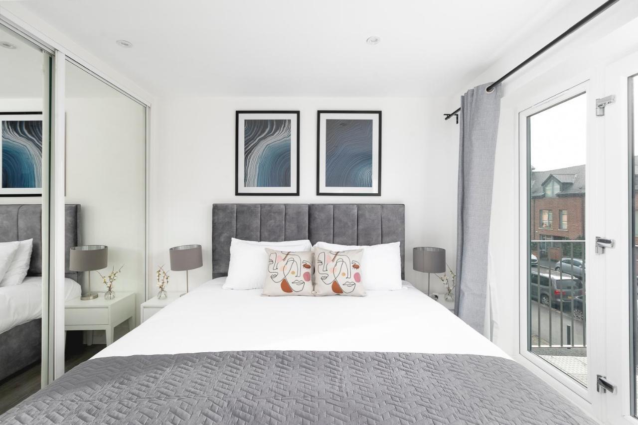 Skyvillion - London Enfield Chase Apartments With Parking & Wifi Luaran gambar
