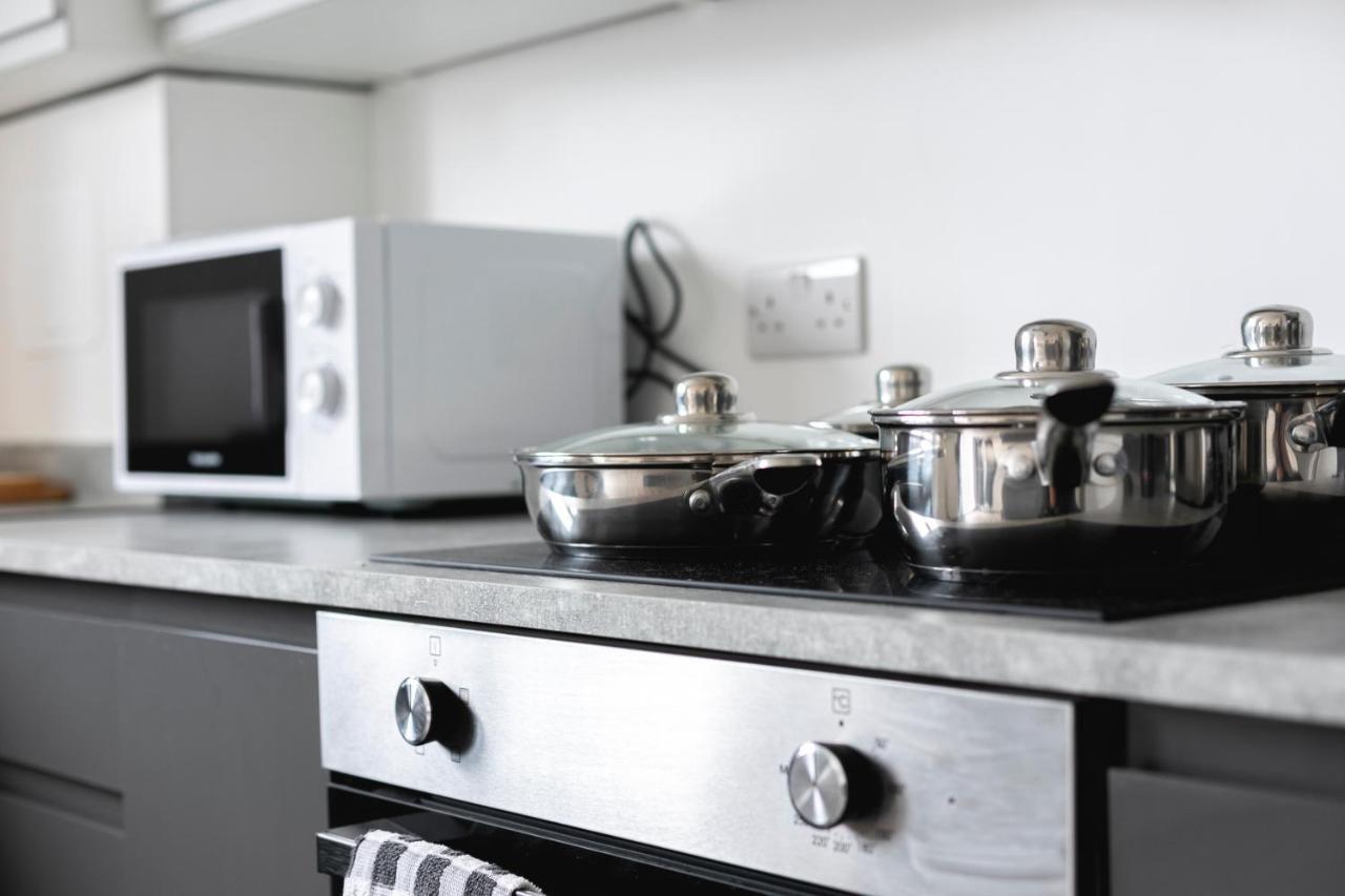 Skyvillion - London Enfield Chase Apartments With Parking & Wifi Luaran gambar
