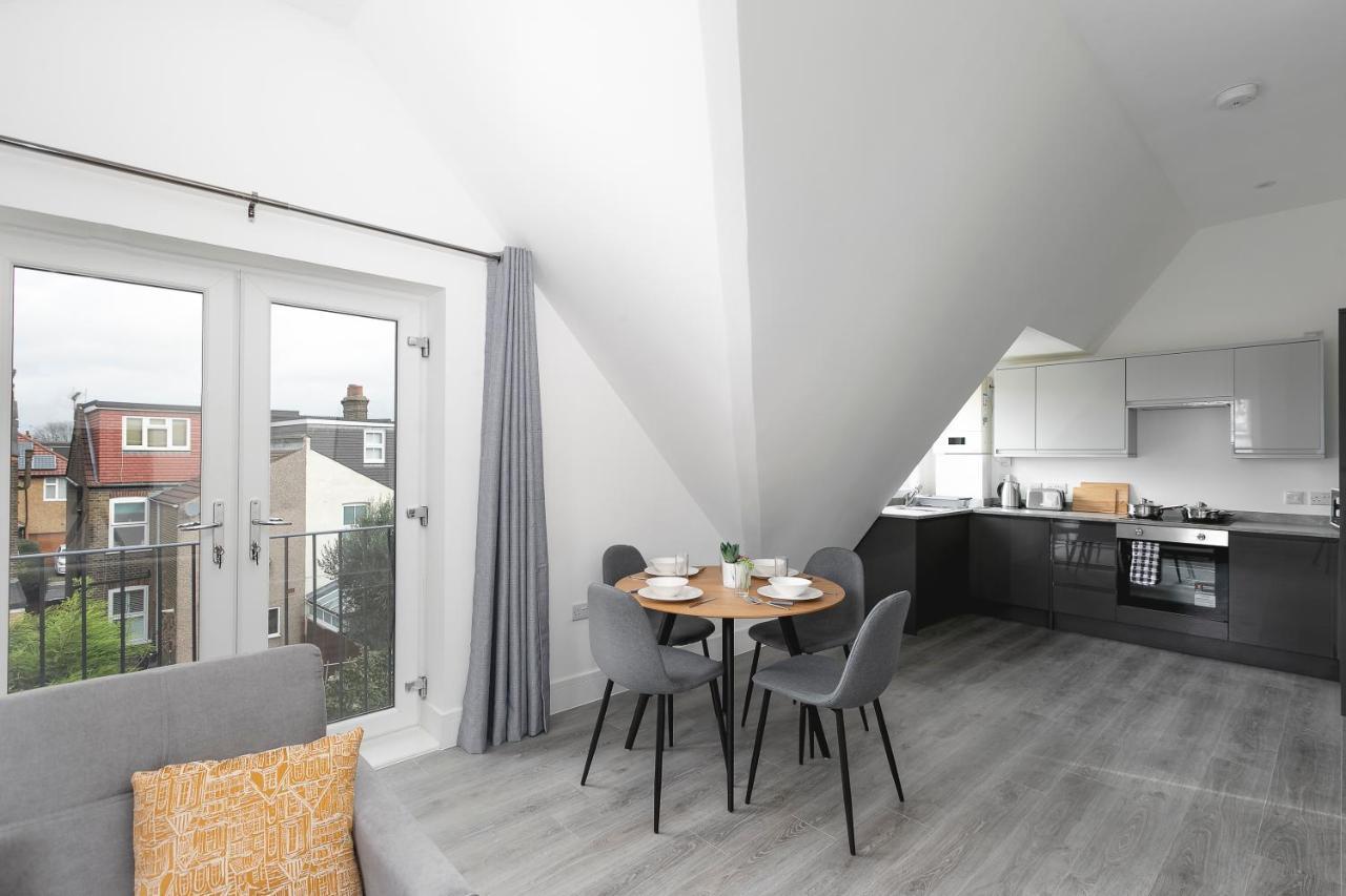 Skyvillion - London Enfield Chase Apartments With Parking & Wifi Luaran gambar