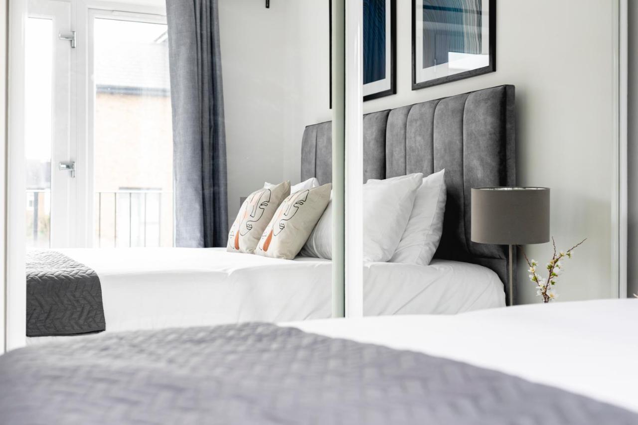 Skyvillion - London Enfield Chase Apartments With Parking & Wifi Luaran gambar