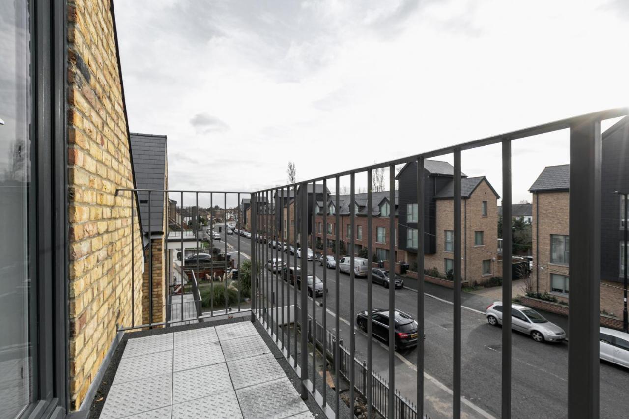 Skyvillion - London Enfield Chase Apartments With Parking & Wifi Luaran gambar