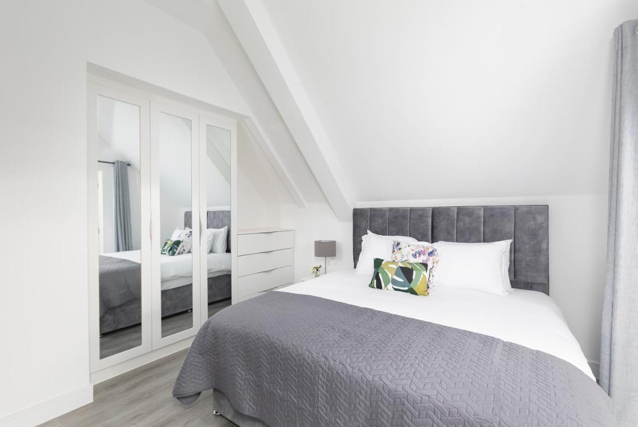 Skyvillion - London Enfield Chase Apartments With Parking & Wifi Luaran gambar