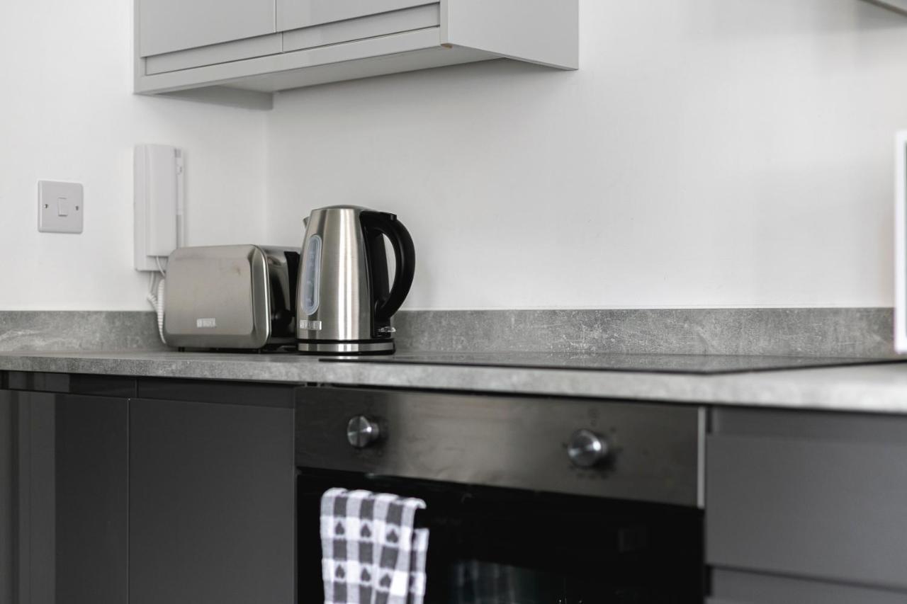 Skyvillion - London Enfield Chase Apartments With Parking & Wifi Luaran gambar
