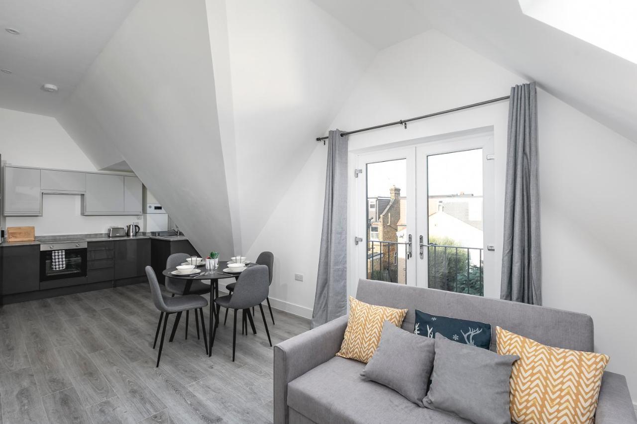 Skyvillion - London Enfield Chase Apartments With Parking & Wifi Luaran gambar