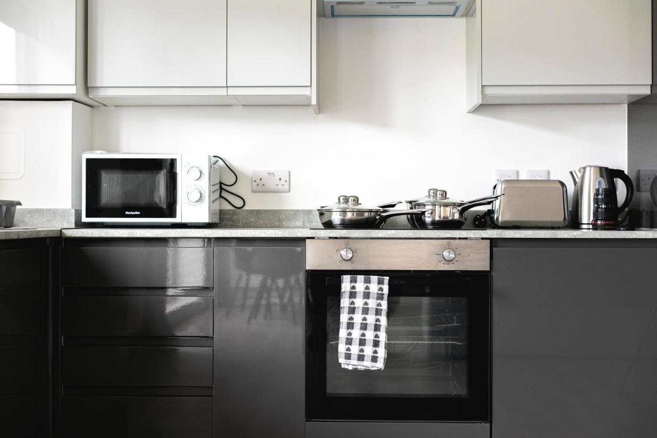 Skyvillion - London Enfield Chase Apartments With Parking & Wifi Luaran gambar
