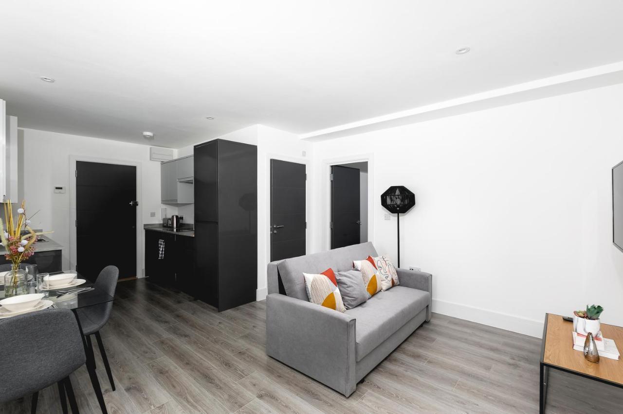Skyvillion - London Enfield Chase Apartments With Parking & Wifi Luaran gambar