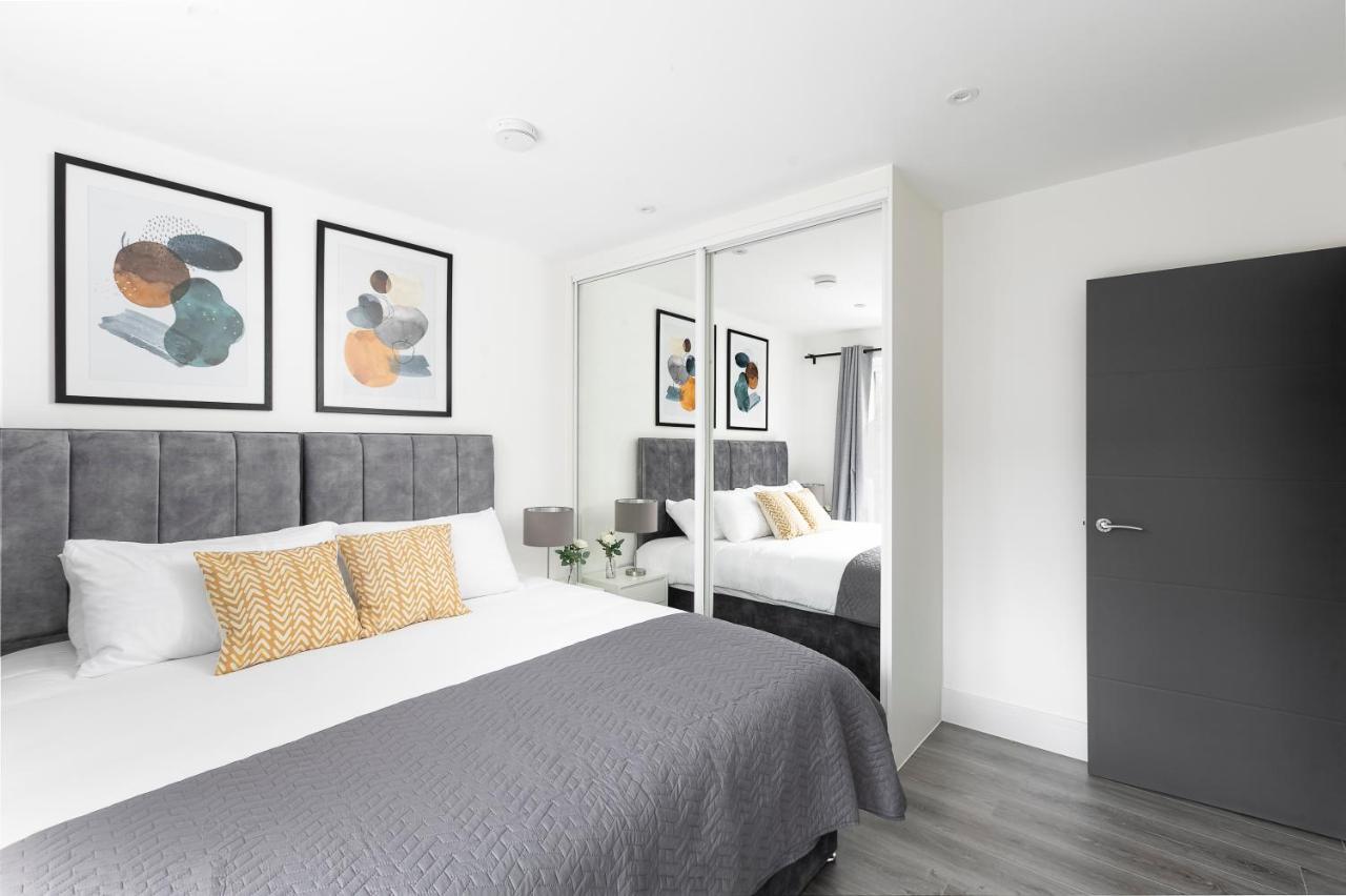 Skyvillion - London Enfield Chase Apartments With Parking & Wifi Luaran gambar