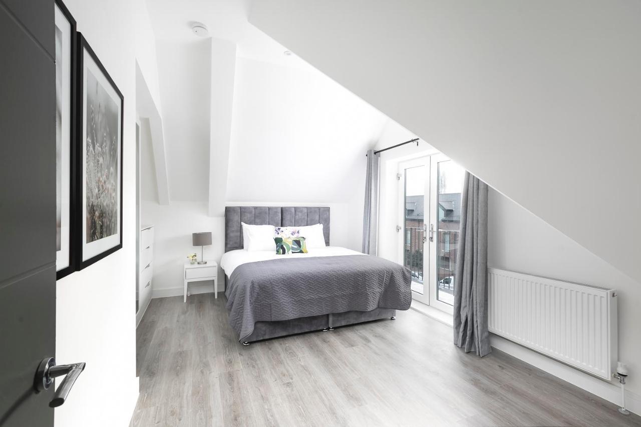 Skyvillion - London Enfield Chase Apartments With Parking & Wifi Luaran gambar