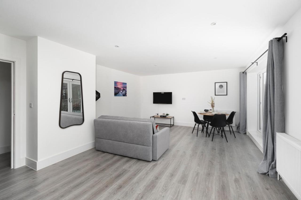 Skyvillion - London Enfield Chase Apartments With Parking & Wifi Luaran gambar